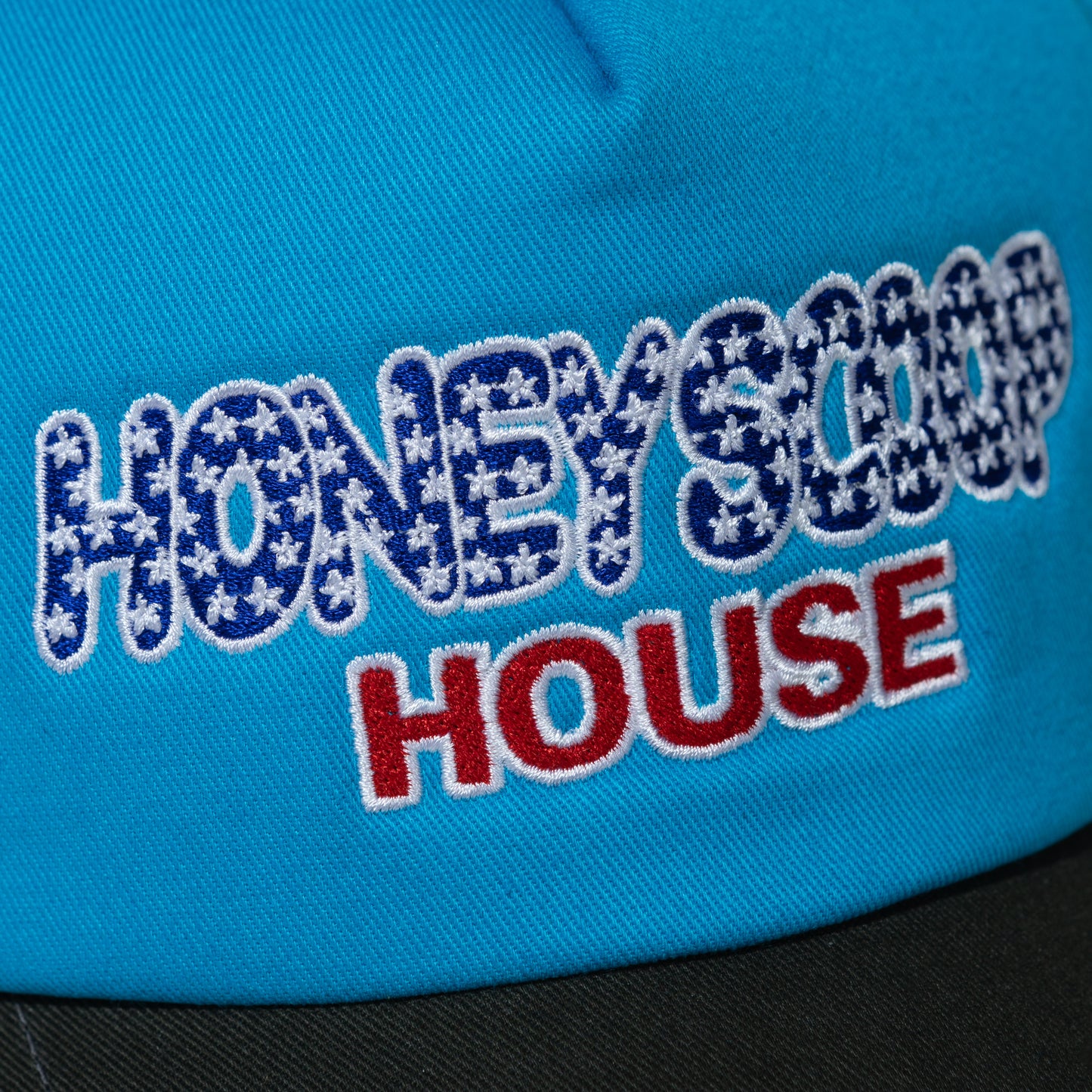 FLAG LOGO TRUCKER CAP BLUE