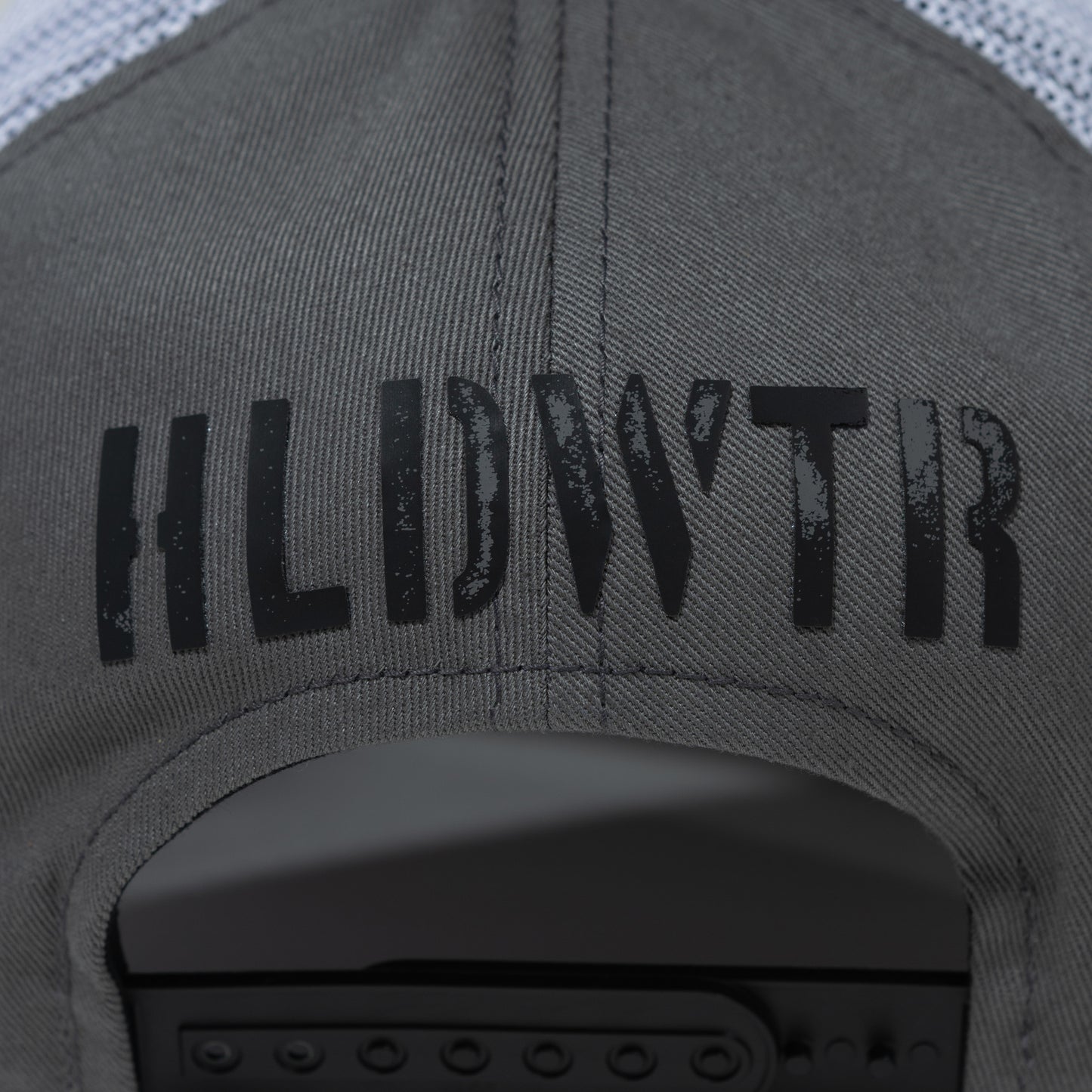 FLAG LOGO TRUCKER CAP CHARCOAL