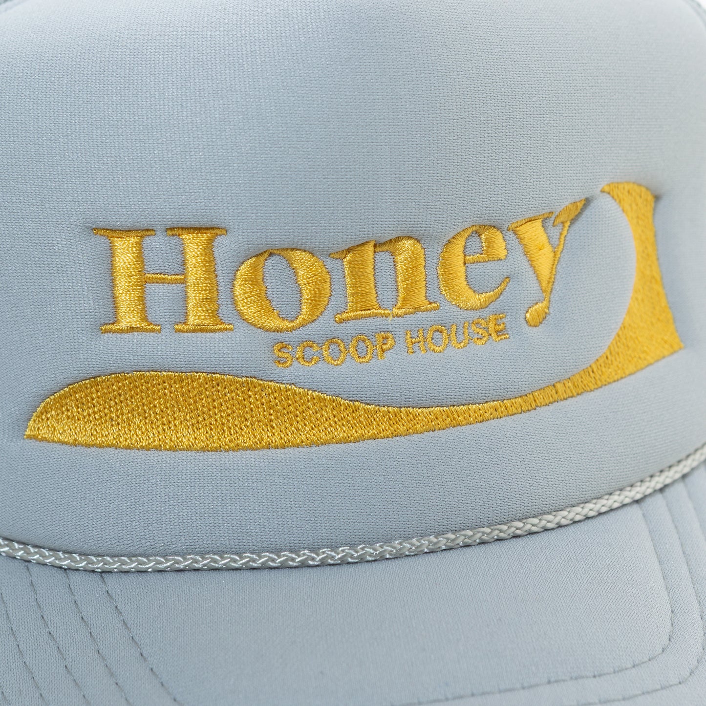 H.WAVE LOGO MESH TRUCKER CAP GREY