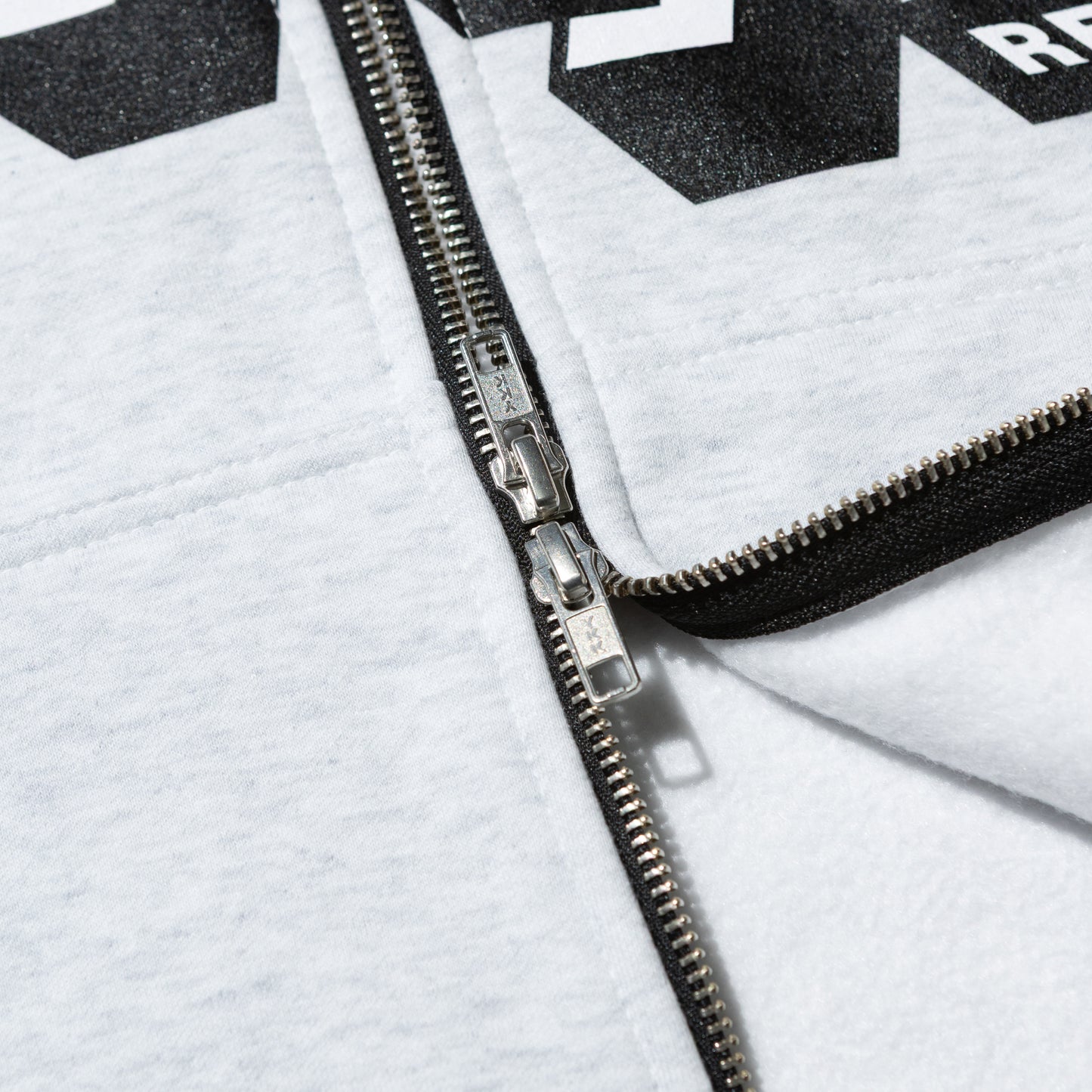 HKR LOGO ZIP UP HOODED SWEATSHIRT GREY