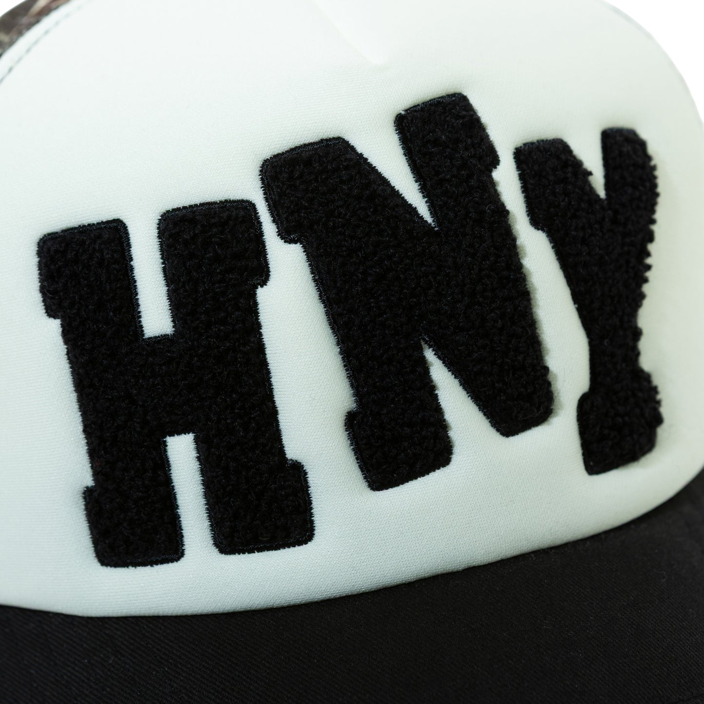 HNY LOGO TRUCKER CAP CAMO